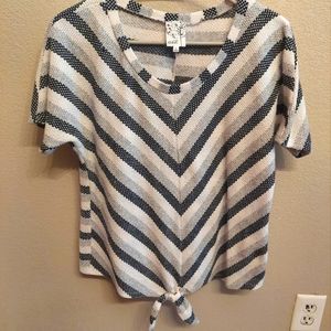 Naif Short Sleeve Top